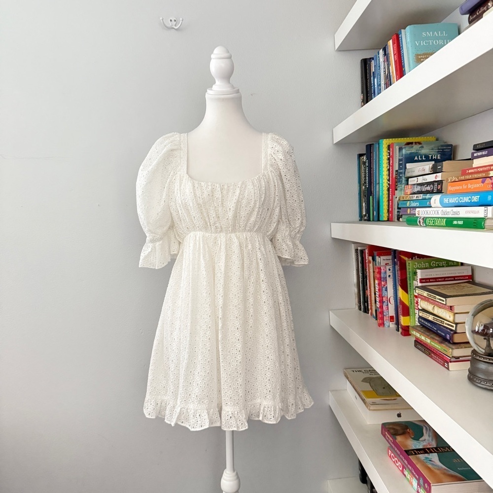 Buddy Love Valentina White Eyelet Puff Sleeve Mini Dress Size Small - Picture 3 of 12